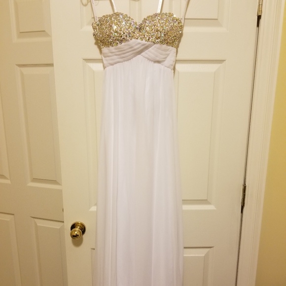 Night Moves Long Formal Dress - Picture 2 of 7